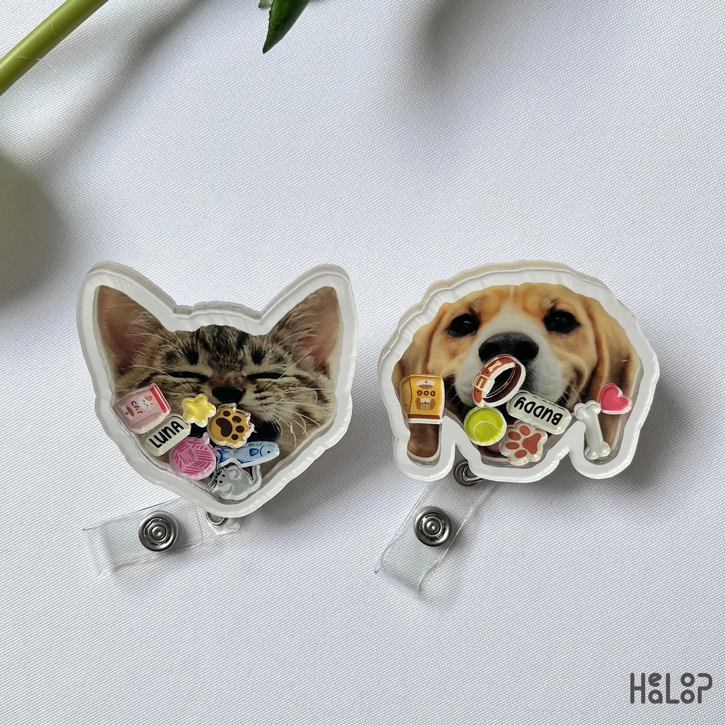 Pet photo badge reels.