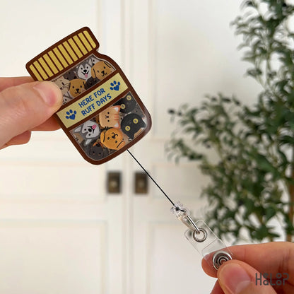 Retractable veterinary badge holder with shaker design for vet techs and veterinarians